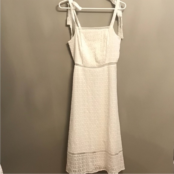 Dress - Picture 7 of 8